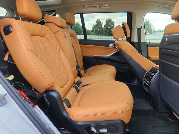 2026 BMW X7