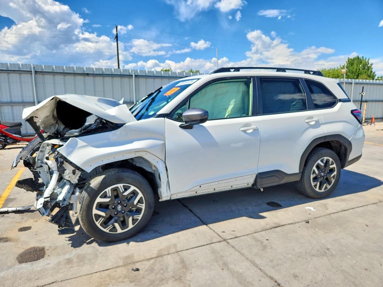 2025 SUBARU FORESTER Premium — Front 3/4