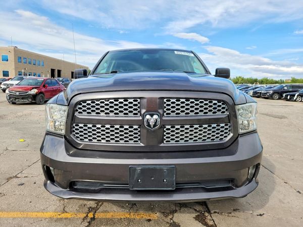 2016 RAM 1500 ST