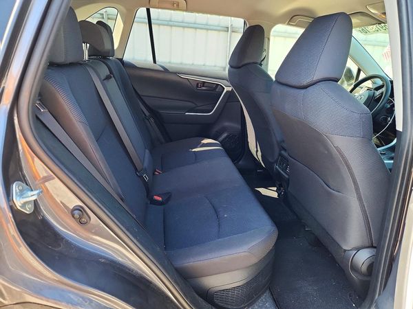 2019 TOYOTA RAV4 LE HV 4WD
