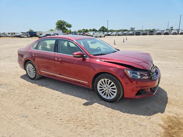2017 VOLKSWAGEN PASSAT SE