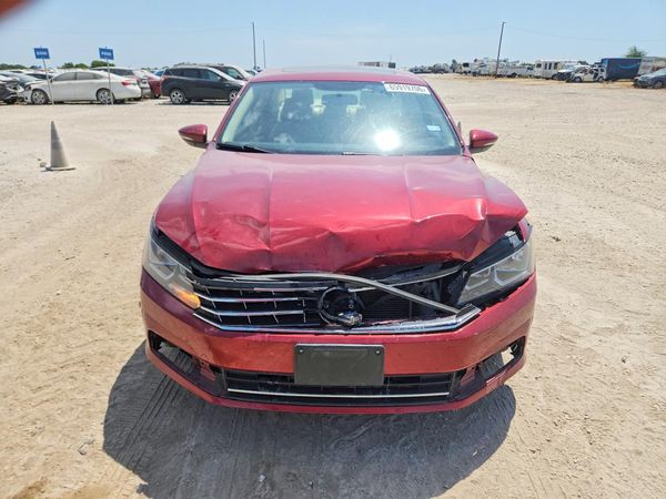 2017 VOLKSWAGEN PASSAT SE