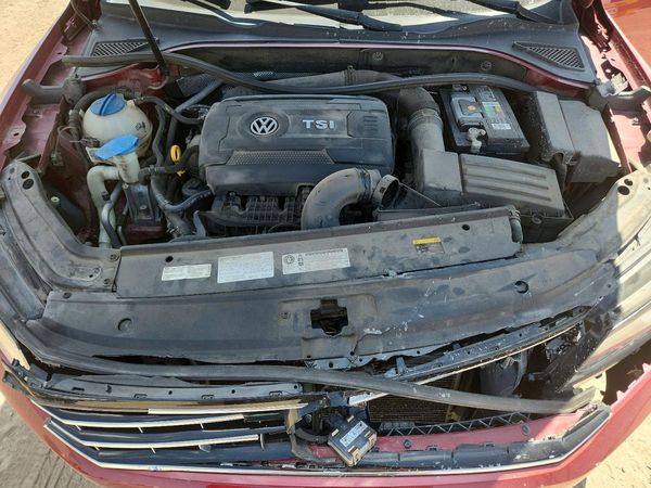 2017 VOLKSWAGEN PASSAT SE