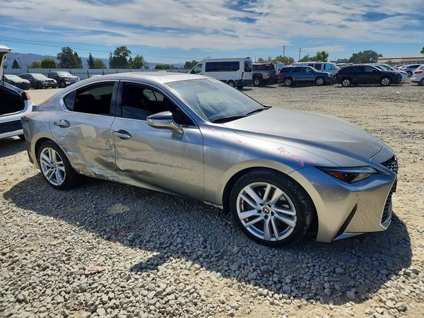 2021 LEXUS IS 300 Comfort