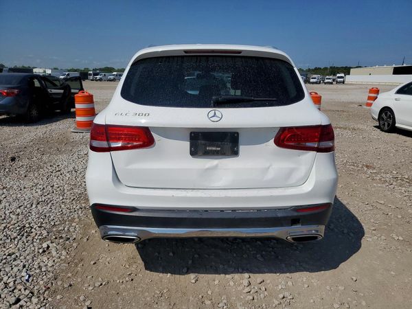2016 MERCEDES-BENZ GLC GLC300