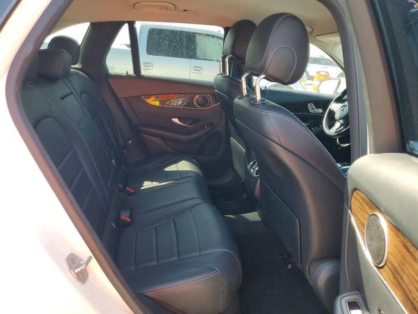 2016 MERCEDES-BENZ GLC GLC300