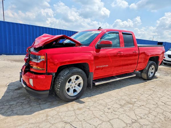 2018 CHEVROLET SILVERADO LT — Front 3/4