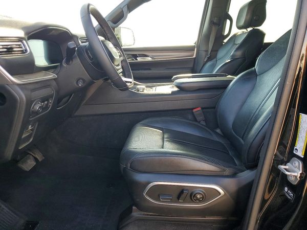2024 JEEP WAGONEER L SERIES II 4X2 — DENT