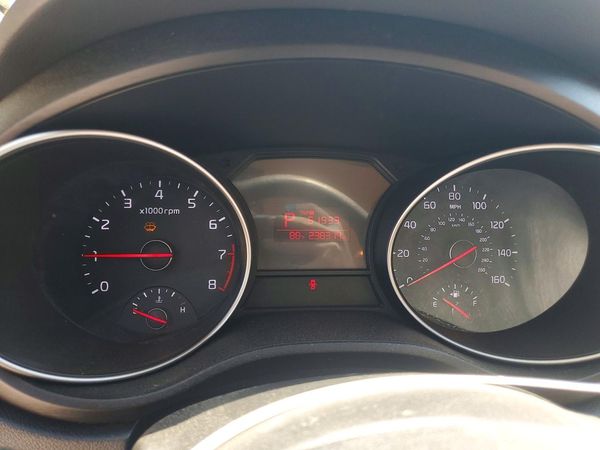 2015 KIA SEDONA GL - Middle-low