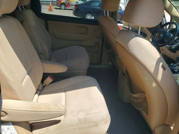 2015 KIA SEDONA GL - Middle-low