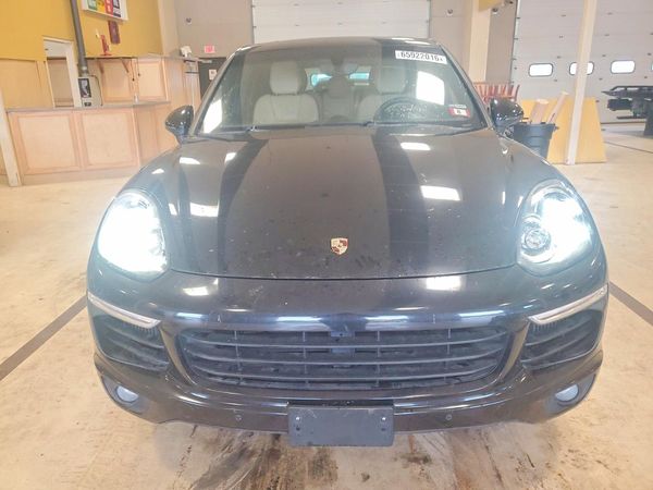 2015 PORSCHE CAYENNE