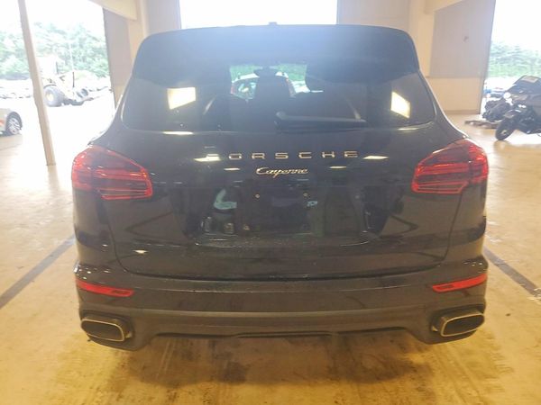2015 PORSCHE CAYENNE