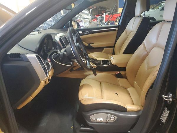 2015 PORSCHE CAYENNE