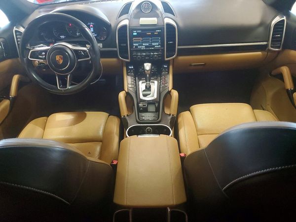 2015 PORSCHE CAYENNE