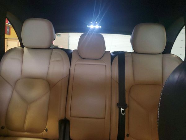 2015 PORSCHE CAYENNE
