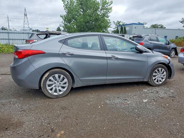 2013 HYUNDAI ELANTRA