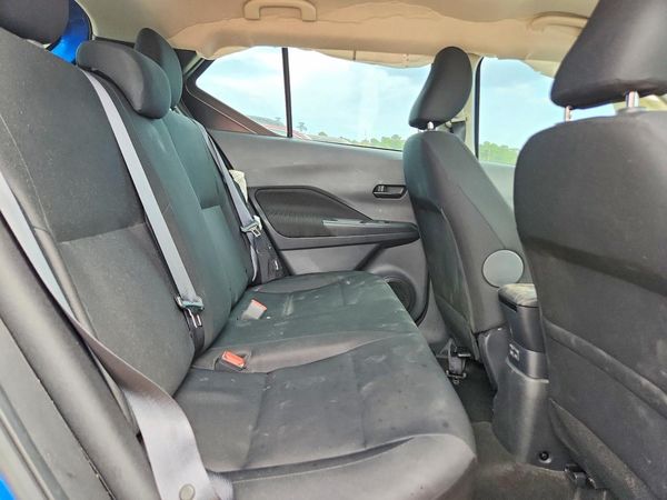 2023 NISSAN KICKS S