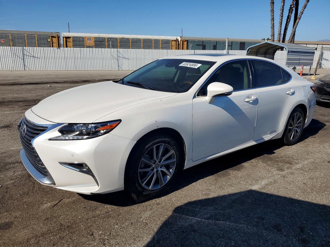 2017 LEXUS ES 300h