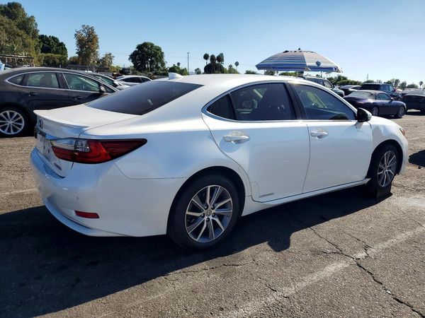 2017 LEXUS ES 300h
