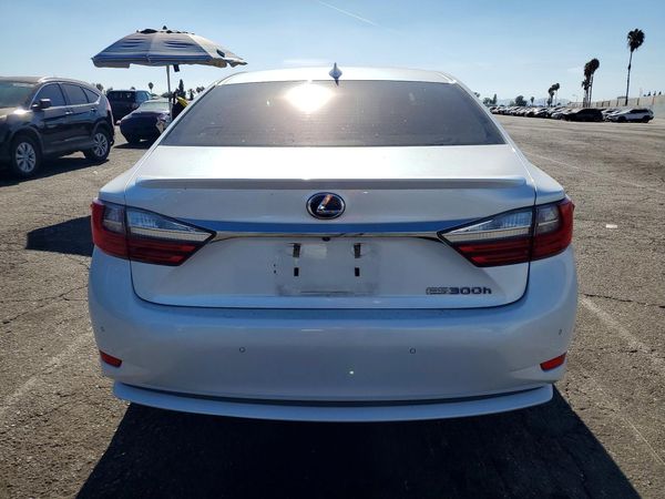 2017 LEXUS ES 300h