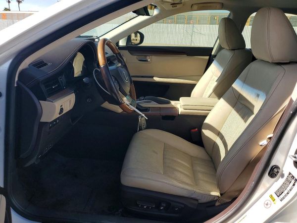 2017 LEXUS ES 300h