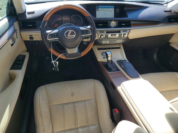 2017 LEXUS ES 300h