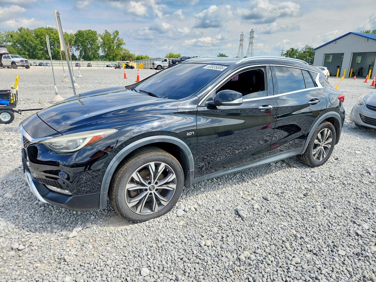 2017 INFINITI QX30