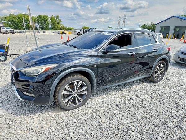 2017 INFINITI QX30
