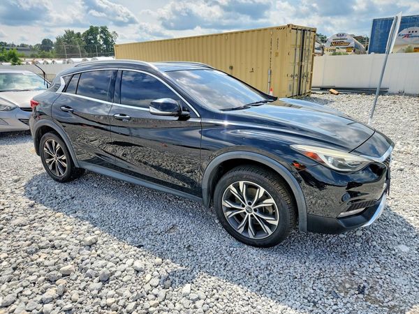 2017 INFINITI QX30