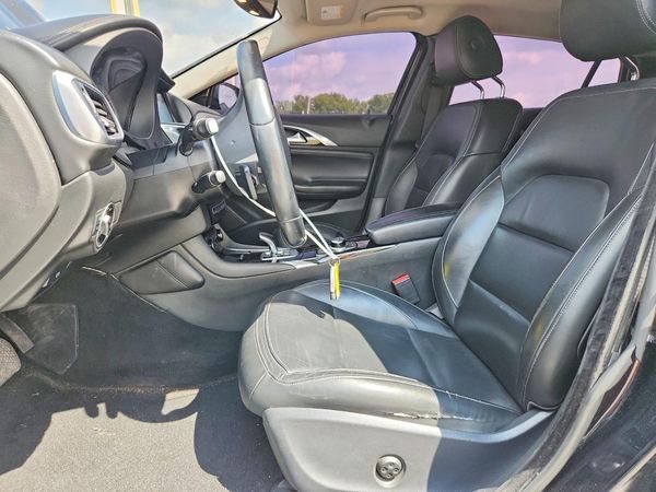 2017 INFINITI QX30