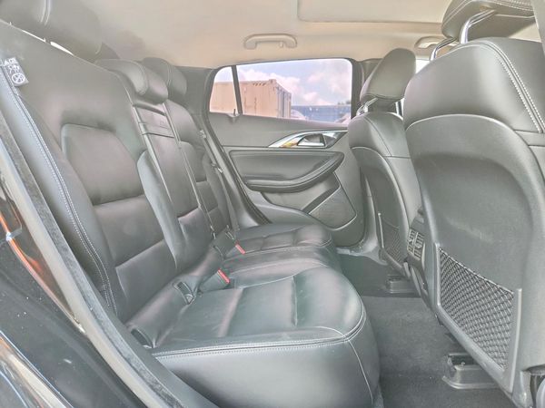 2017 INFINITI QX30