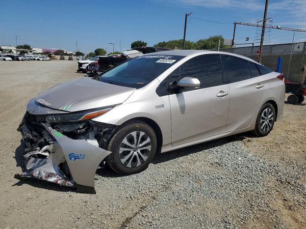 2020 TOYOTA PRIUS — Front 3/4