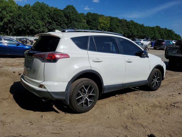 2017 TOYOTA RAV4 SE