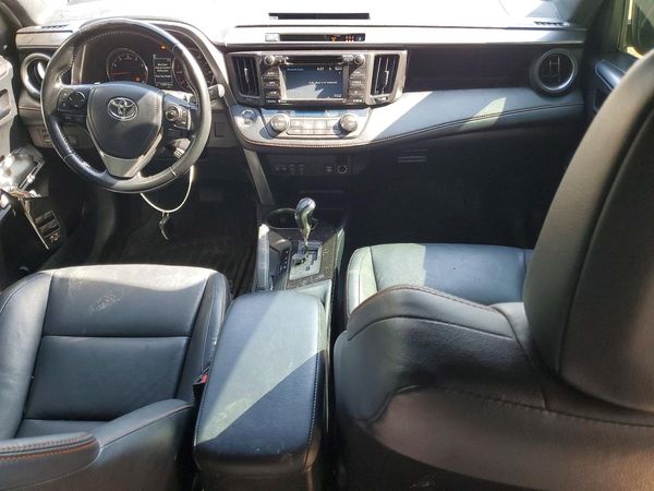 2017 TOYOTA RAV4 SE