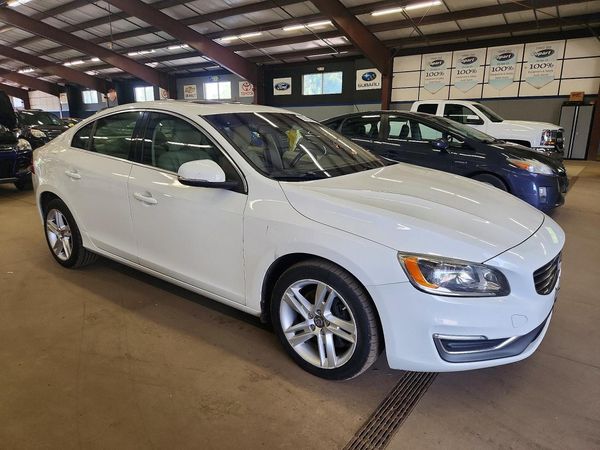 2015 VOLVO S60 Premier (non R design) — Passenger 3/4