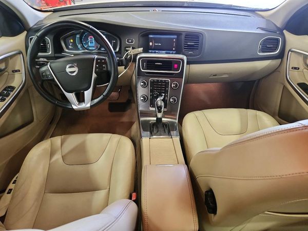 2015 VOLVO S60 Premier (non R design) — CKPT