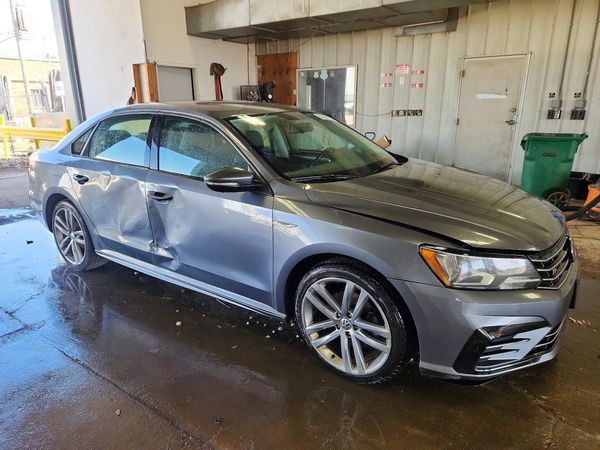 2018 VOLKSWAGEN PASSAT S, R-Line — Passenger 3/4