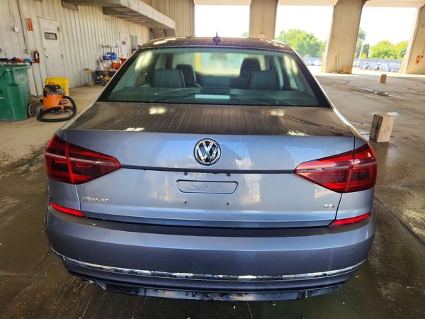 2018 VOLKSWAGEN PASSAT S, R-Line — DIRR