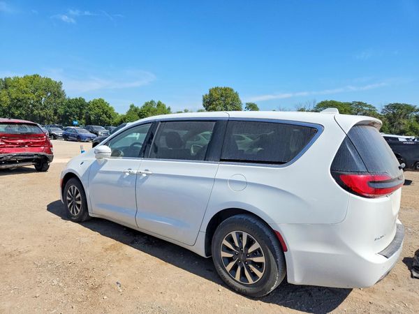 2022 CHRYSLER PACIFICA