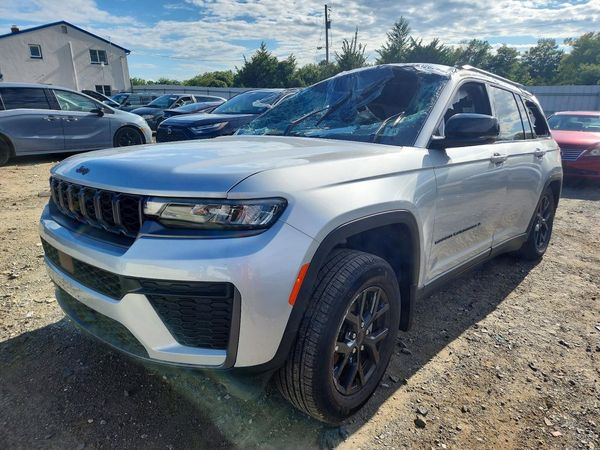 2026 JEEP CHEROKEE Base, Laredo — Front 3/4