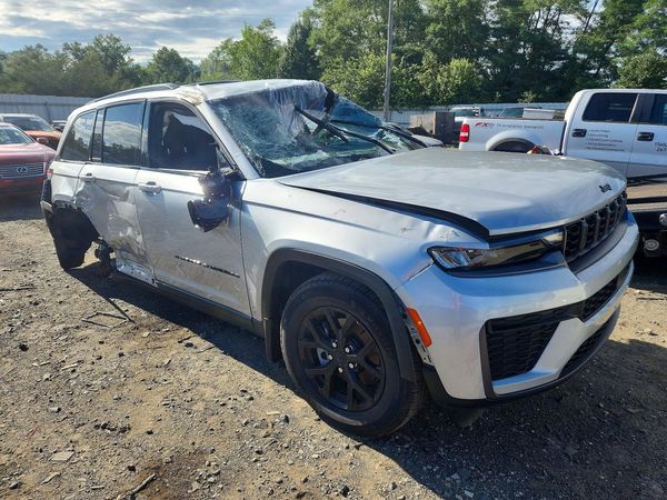2026 JEEP CHEROKEE Base, Laredo — Passenger 3/4
