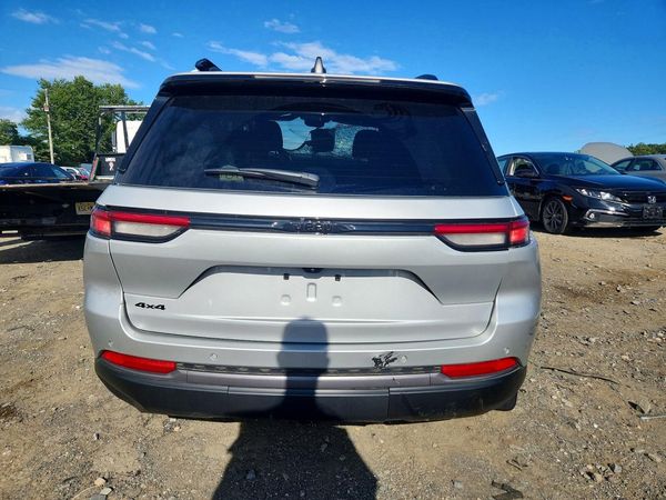 2026 JEEP CHEROKEE Base, Laredo — DIRR