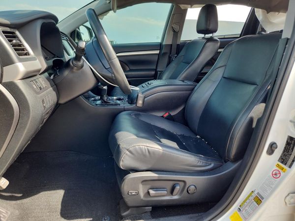 2019 TOYOTA HIGHLANDER SE/XLE — DENT