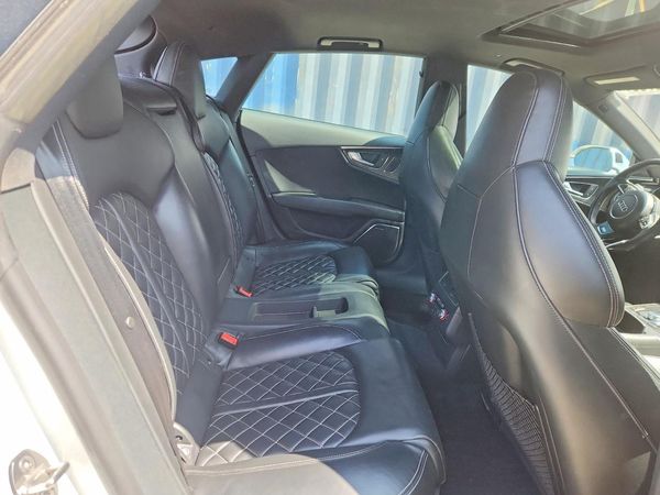 2013 AUDI S7 w/ Innovation Pkg