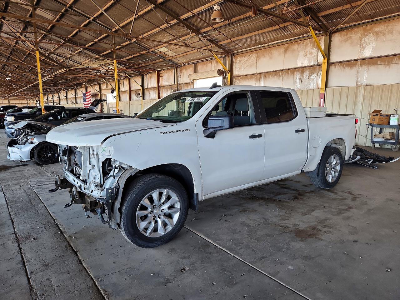 2021 CHEVROLET SILVERADO Custom — Front 3/4
