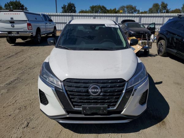 2024 NISSAN KICKS S