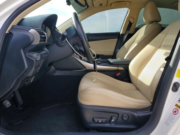 2016 LEXUS IS