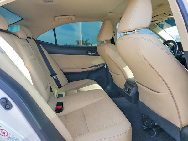 2016 LEXUS IS