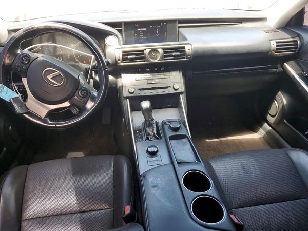 2016 LEXUS IS 200t
