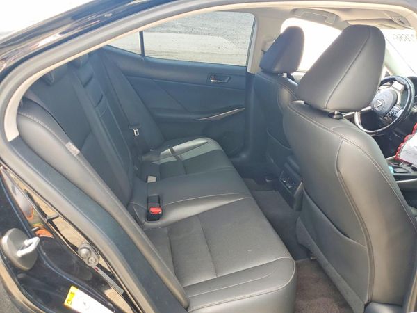 2016 LEXUS IS 200t